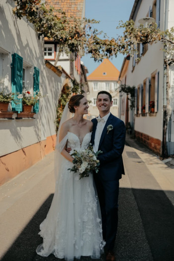 annis brautatelier Pfalzhochzeit Brautkleid carmenträger Schleier hochzeit in der Pfalz 